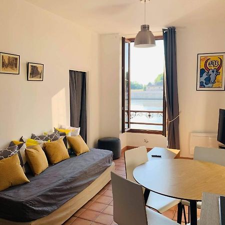 Sur Les Quais... Apartment อาร์ลส์ ภายนอก รูปภาพ