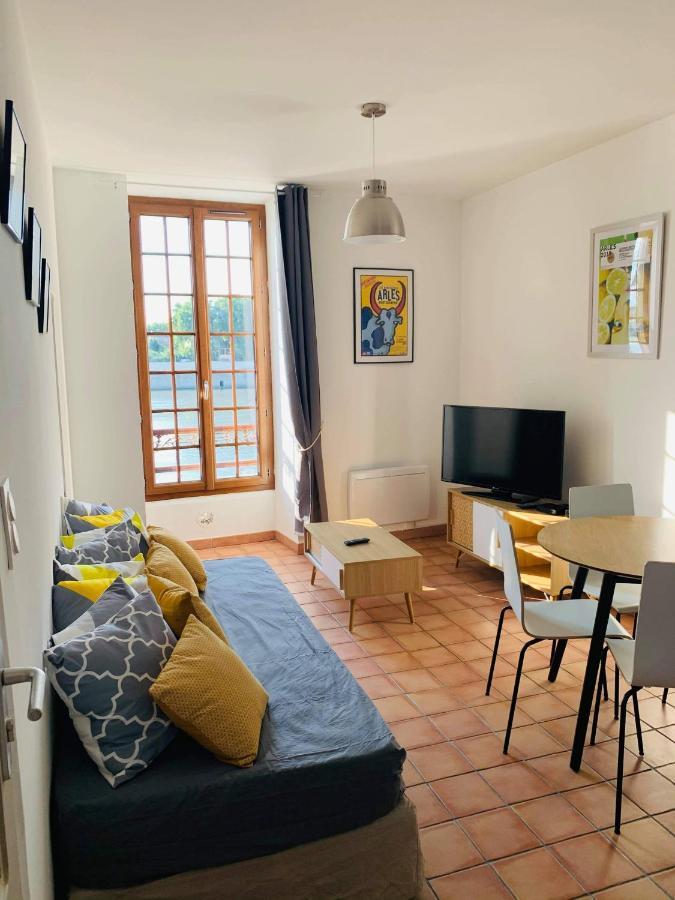 Sur Les Quais... Apartment อาร์ลส์ ภายนอก รูปภาพ