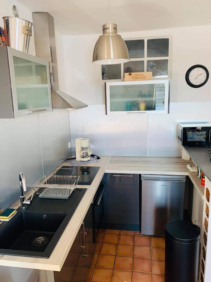 Sur Les Quais... Apartment อาร์ลส์ ภายนอก รูปภาพ